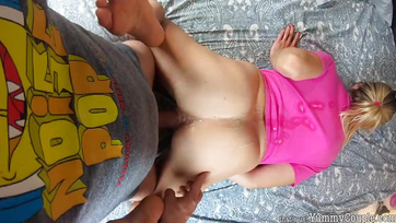 A milf nejecskémet nem zavarja ha levideózom ahogy brutálisan megdugom Thumb