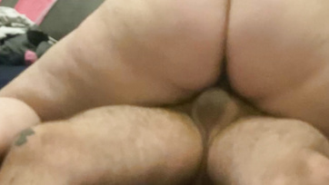 A kolosszális picsájával ugrándozta meg a jegyese pélóját a faszimádó asszony Thumb