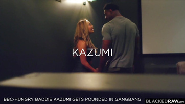 Az összes feka pali berakhatta végül a pajszerét a hiperszexuális kanca valamelyik likába Thumb