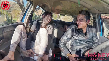 A kéjenc nejecském leöltözött a tragacsban és nem csak engem, hanem egy vadidegent is lecumikázott Thumb